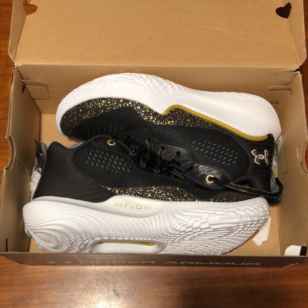 Womens Under Armour 3024594-002 Flow Breakthru 2 basketball shoes - Picture 12 of 12
